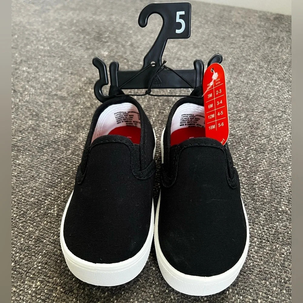 NWT Boys Casual Slip-on Sneaker